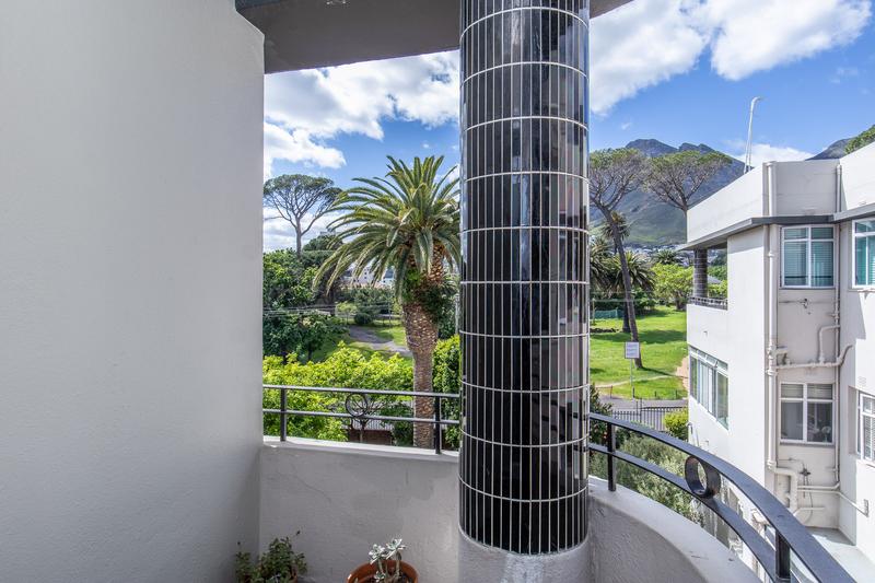 1 Bedroom Property for Sale in Gardens Western Cape